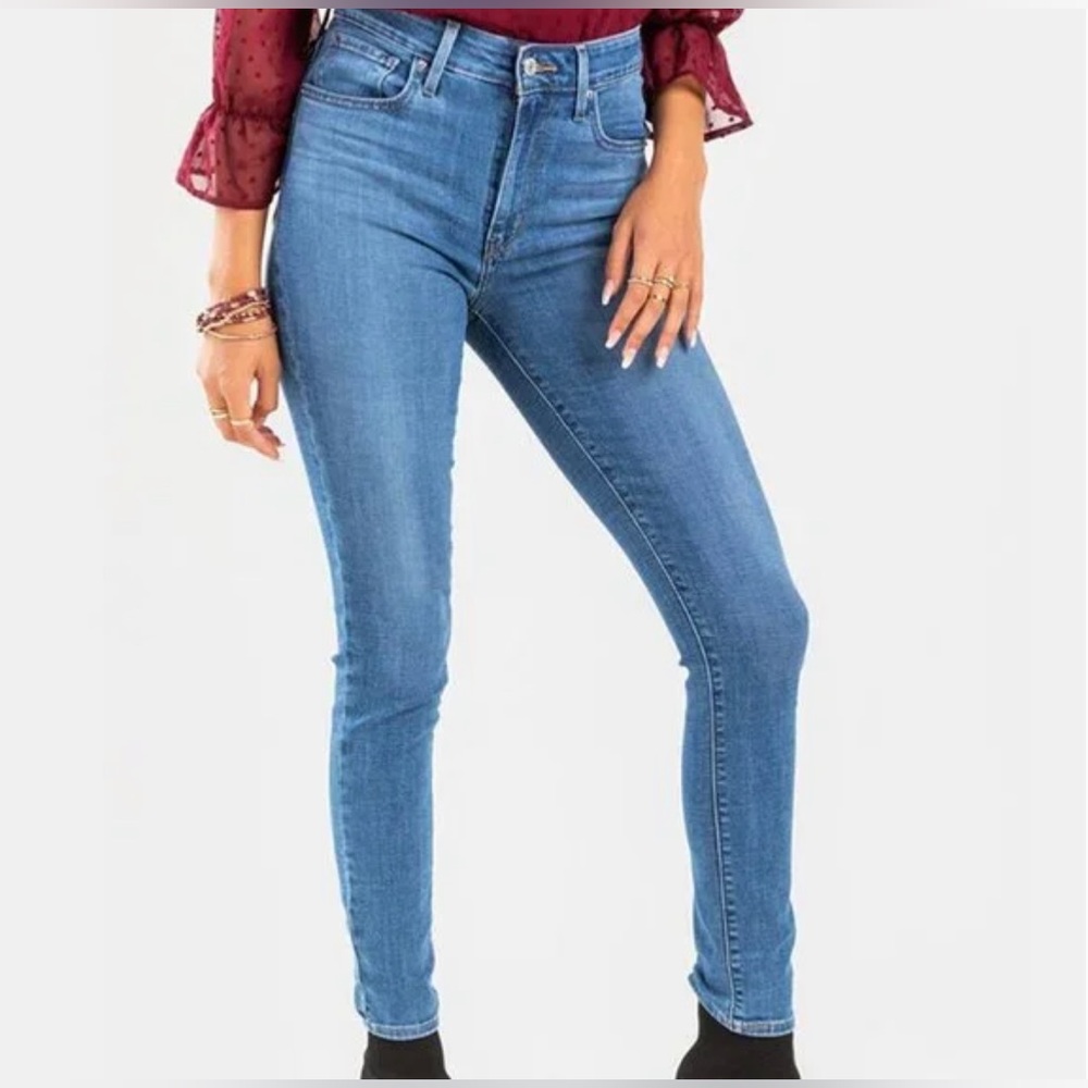 Levi’s Sculpt 721 High-Rise Skinny Jeans Size 4 Short